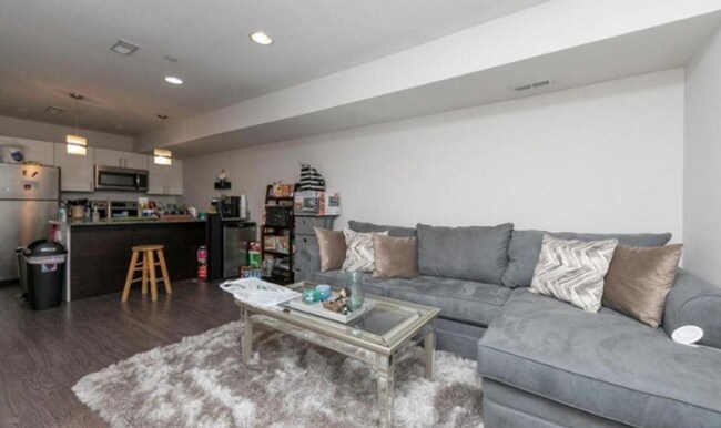1725 W Montgomery Ave in Philadelphia, PA - Building Photo - Building Photo