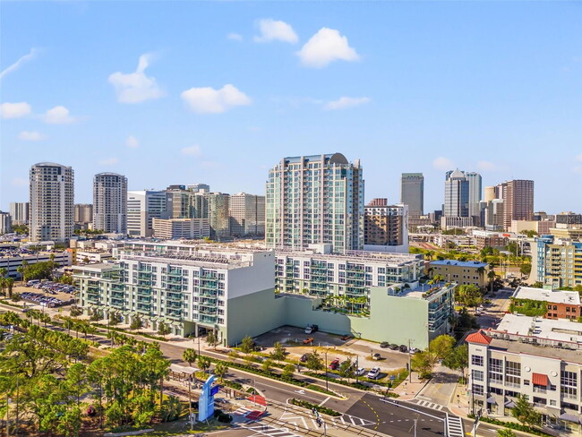 property at 912 Channelside Dr