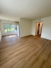 8701 Bayberry Pl in Plantation, KY - Foto de edificio - Building Photo