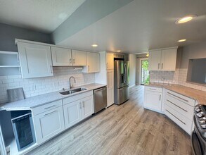 6225 Acropolis Dr SE-Unit -6225 Acropolis Dr in Grand Rapids, MI - Building Photo - Building Photo