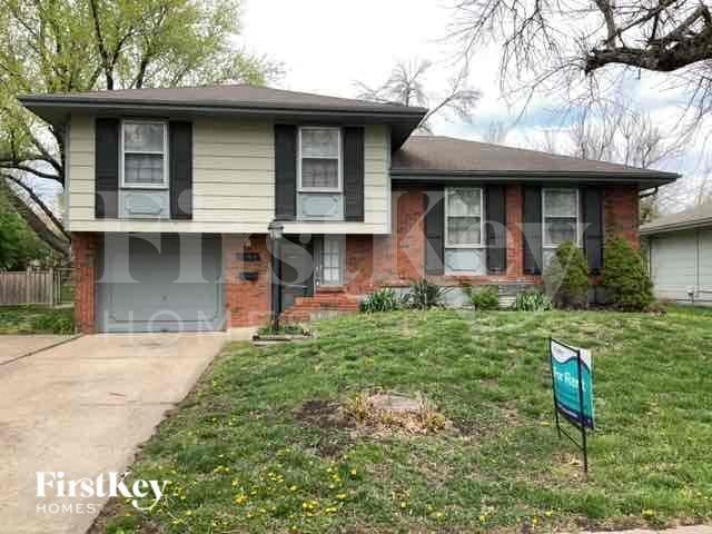 6300 120th Terrace in Grandview, MO - Building Photo