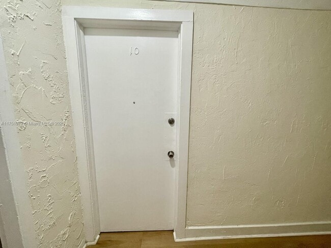 931 Catalonia Ave in Coral Gables, FL - Building Photo - Building Photo