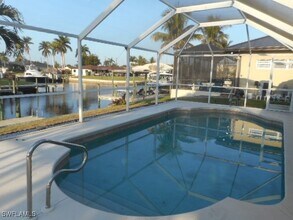 1934 Everest Pkwy in Cape Coral, FL - Foto de edificio - Building Photo