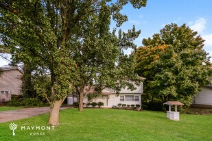 9154 Zoellner Dr in Cincinnati, OH - Building Photo