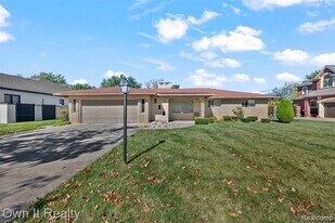 26444 Doxtator St in Dearborn Heights, MI - Building Photo