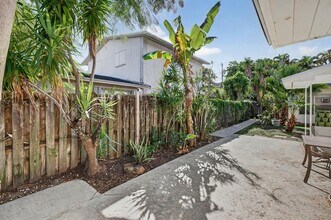 625 NE 10th Ave in Fort Lauderdale, FL - Building Photo - Building Photo