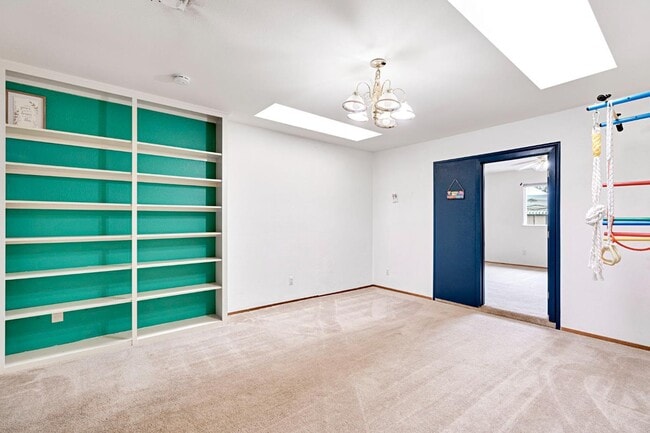 2352 Cabrillo Way in Hanford, CA - Building Photo - Building Photo