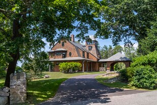 9 Arlington Ave in Kennebunkport, ME - Building Photo