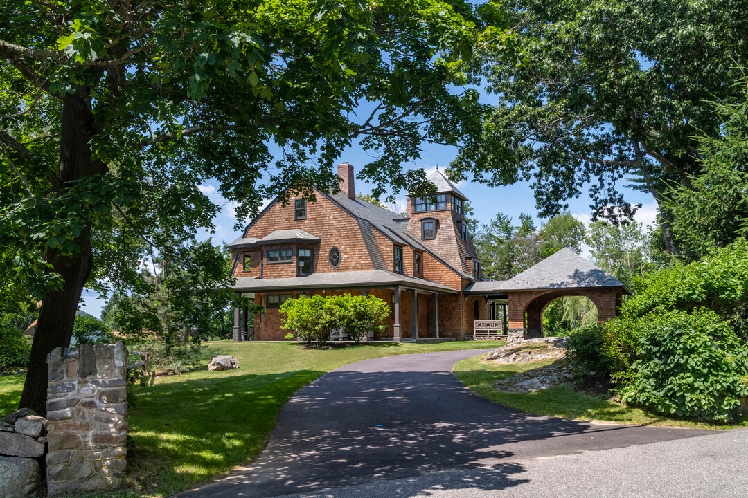 9 Arlington Ave in Kennebunkport, ME - Building Photo