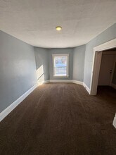 304 Wunderlich Ave in Barberton, OH - Building Photo - Building Photo