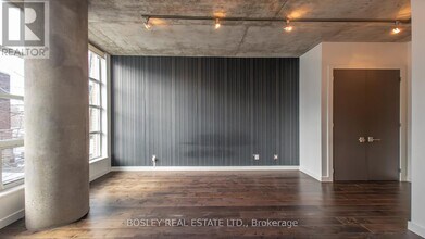 19-319 Brant St in Toronto, ON - Building Photo - Building Photo