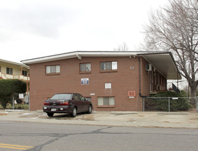 92 W Ida Ave in Littleton, CO - Foto de edificio - Building Photo