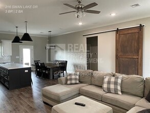 216 Swan Lake in Waco, TX - Building Photo - Building Photo