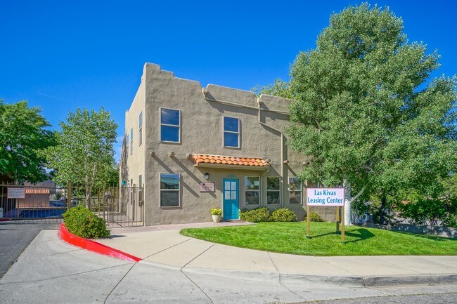 Las Kivas Apartments in Albuquerque, NM - Building Photo - Building Photo