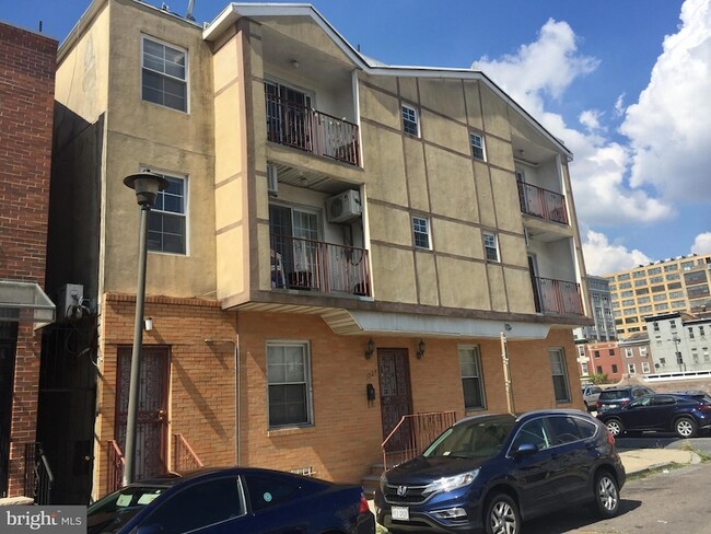 1224 Summer St, Unit 3F in Philadelphia, PA - Building Photo - Building Photo