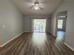 8215 Ibis Club Dr in Naples, FL - Foto de edificio - Building Photo