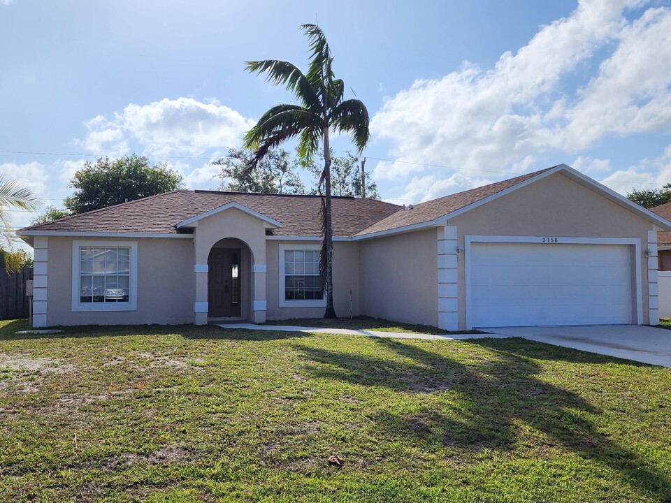 3158 SW Esperanto St in Port St. Lucie, FL - Building Photo