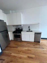 568 Communipaw Ave in Jersey City, NJ - Building Photo - Building Photo