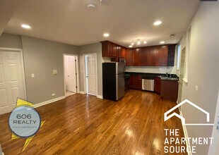 2704 W Arthur Ave in Chicago, IL - Building Photo - Building Photo