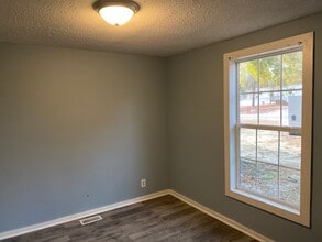 1321 Davis St, Unit 1313 in Fayetteville, NC - Building Photo - Building Photo