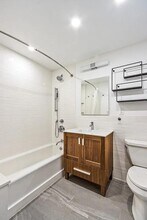 176 Broadway in New York, NY - Foto de edificio - Building Photo