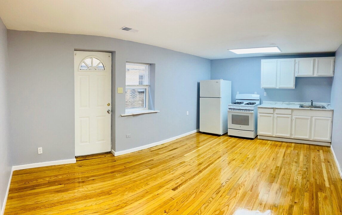4355 S Sawyer Ave, Unit 002 in Chicago, IL - Foto de edificio