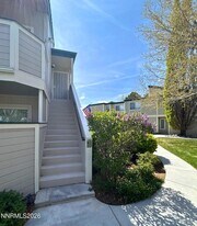 2519 Sunny Slope Dr, Unit 3 in Sparks, NV - Building Photo