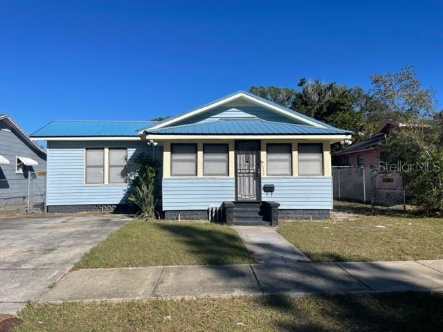 2233 21st Ave S in St. Petersburg, FL - Building Photo