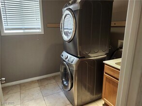 120 Delighted Ave in North Las Vegas, NV - Building Photo - Building Photo
