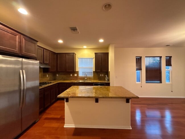 property at 1606 Phoenix Ct