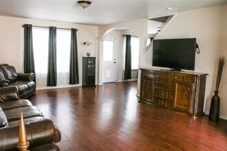 10038 Revelstoke Dr in Houston, TX - Building Photo - Building Photo