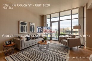 1025 NW Couch St in Portland, OR - Building Photo