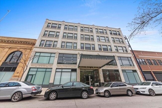 property at 4715 N Racine Ave
