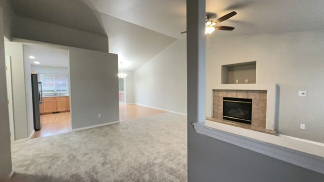 1934 NW Oak Ave in Redmond, OR - Building Photo - Building Photo