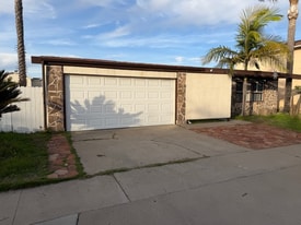 9076 Walker Ct in San Diego, CA - Building Photo