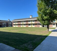 49 W Main St, Unit Apartment A-5 in Canton, NY - Building Photo