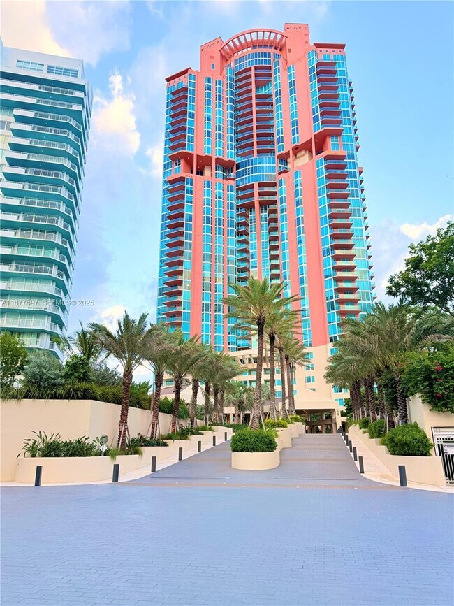 300 S Pointe Dr, Unit 3105 in Miami Beach, FL - Foto de edificio - Building Photo