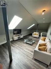 17 Victoria Ave in Cambridge, ON - Building Photo - Building Photo