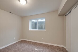 311 Taylor Ave NW in Renton, WA - Building Photo - Building Photo