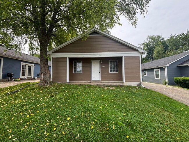 property at 728 Gatehouse Pl