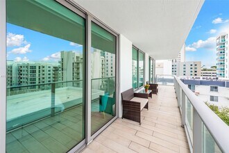 1600 SW 1st Ave in Miami, FL - Foto de edificio - Building Photo