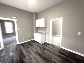 1942 S 16th St in Omaha, NE - Building Photo - Building Photo