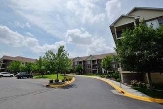 The Laurel West in Golden Valley, MN - Building Photo - Building Photo