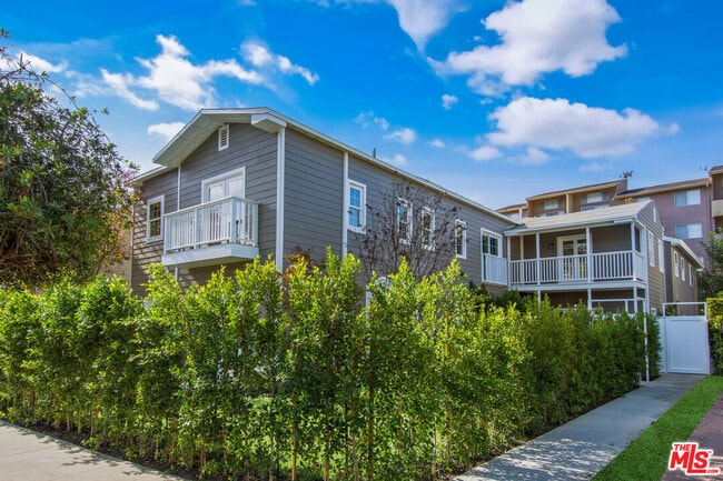 property at 111 S Harper Ave