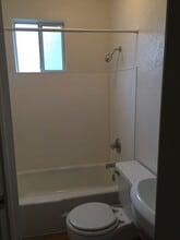 1011 SW Isham St in Grants Pass, OR - Building Photo - Building Photo
