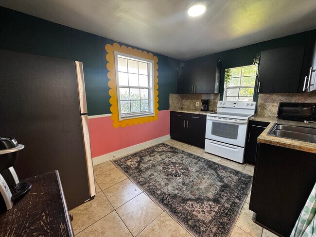 423 SW 7th St in Miami, FL - Building Photo - Building Photo