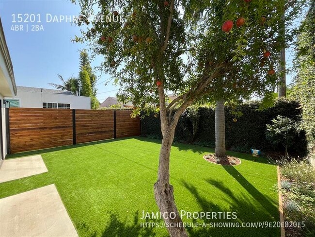 15201 Daphne Ave in Gardena, CA - Building Photo - Building Photo