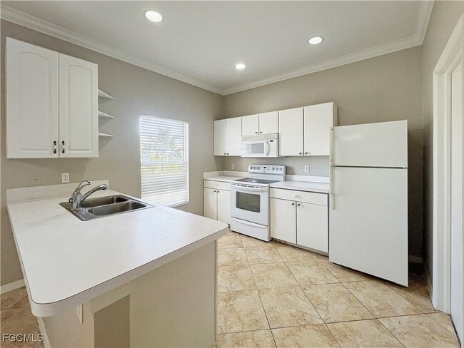 property at 906 Alfreda Ave