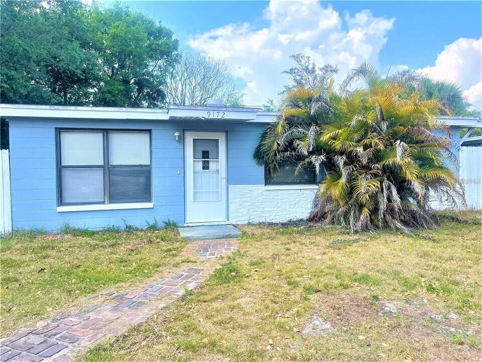 9172 Orchid Dr in Seminole, FL - Building Photo