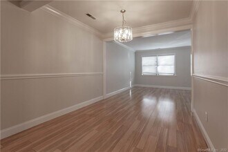 11 Tuttle St in Stamford, CT - Building Photo - Building Photo
